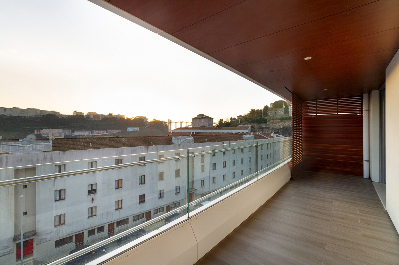 Neue Wohnung mit Balkon und Flussblick, zu vermieten, Porto, Portugal_214321