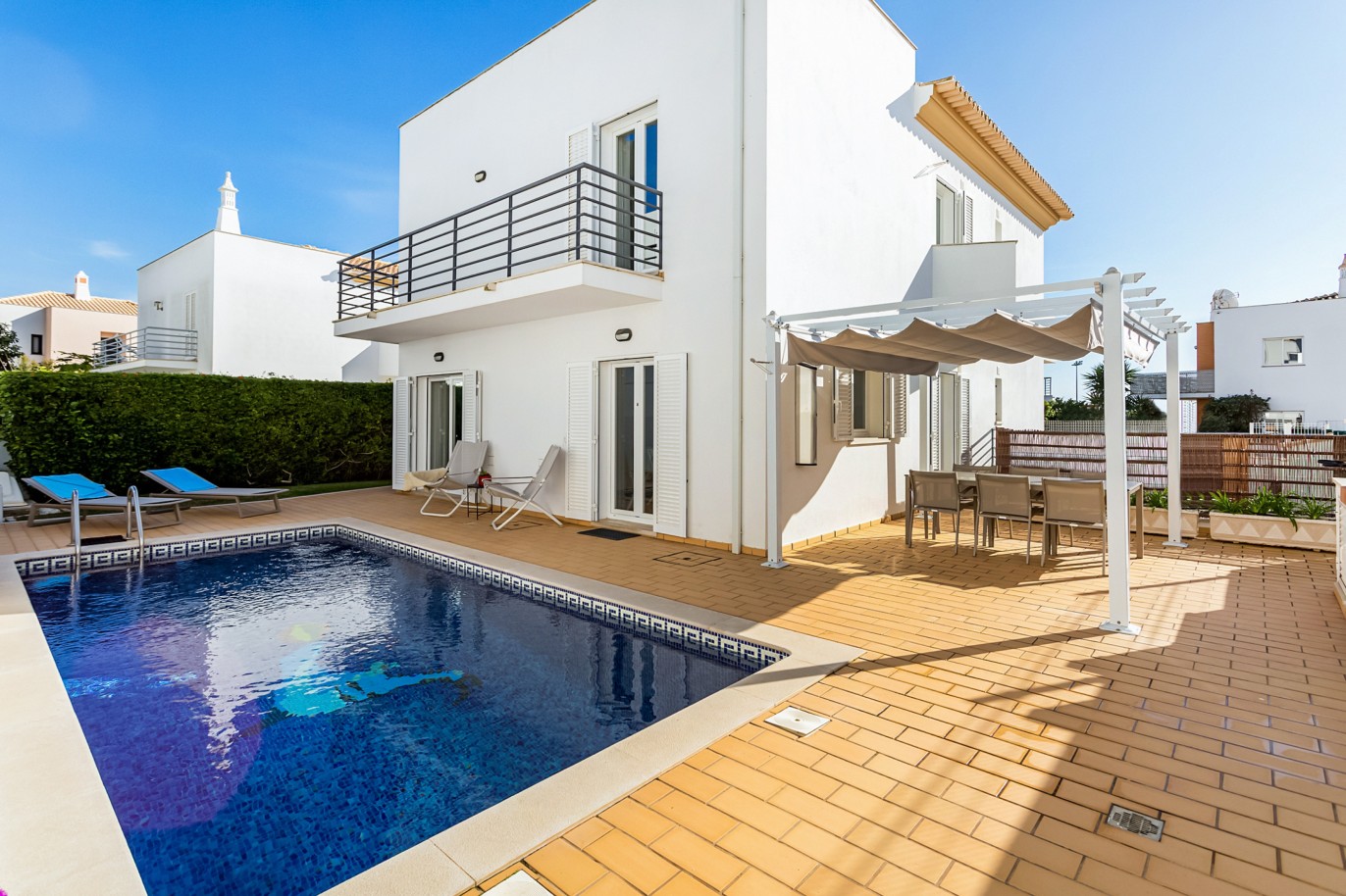 Moradia isolada V4 com piscina para venda em Albufeira, Algarve_214371