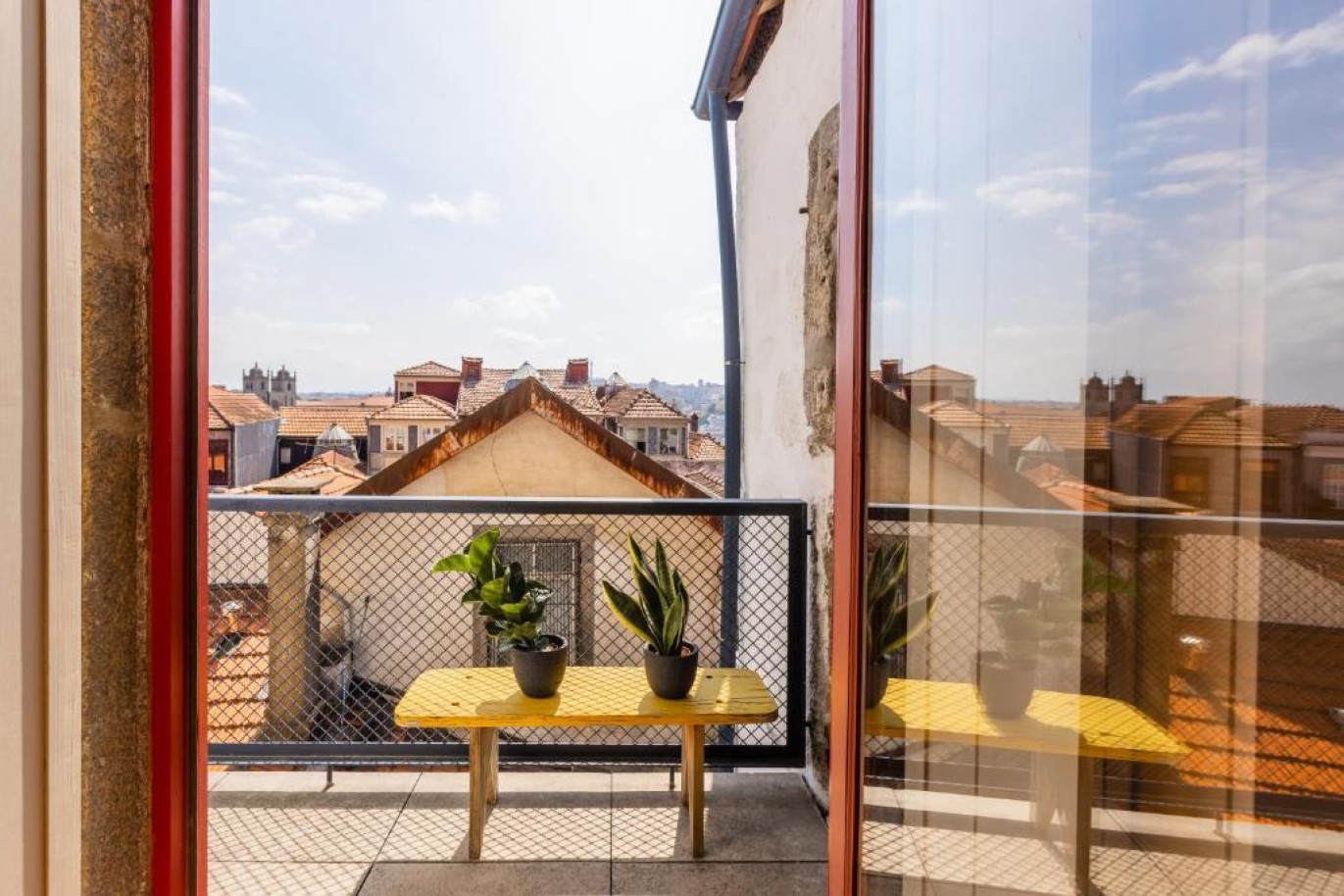 Bâtiment avec 8 suites et vue sur le fleuve, à vendre, dans le centre de Porto, Portugal_214445