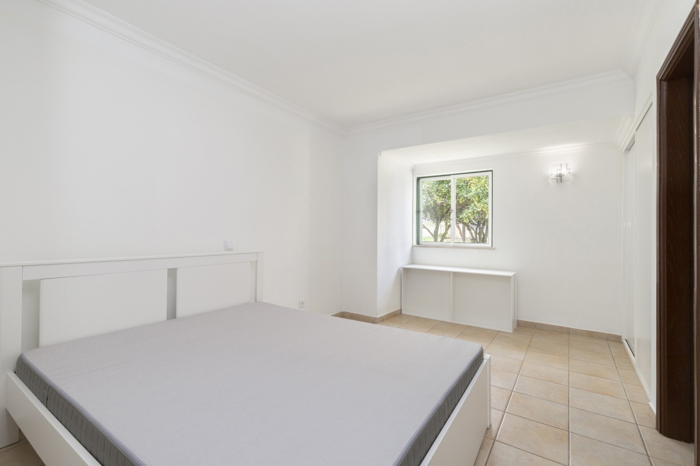 Piso de 3 dormitorios en venta en Portimao, Algarve_214488