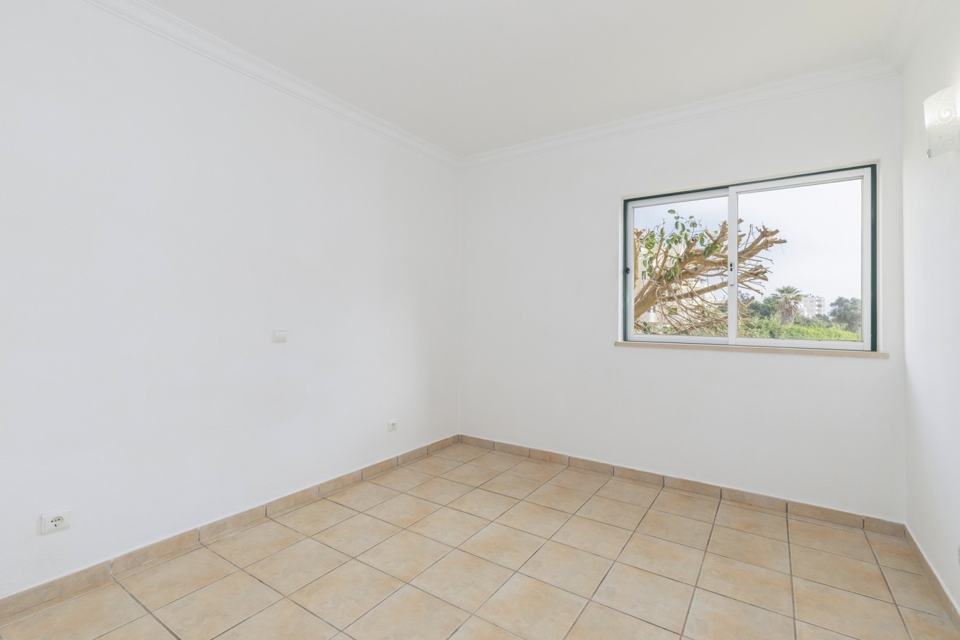 Piso de 3 dormitorios en venta en Portimao, Algarve_214492
