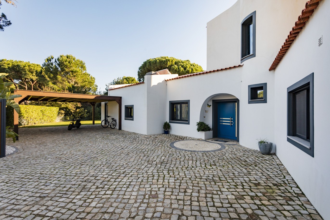Villa de 4 chambres avec piscine à vendre, à Vilamoura, Algarve_214560