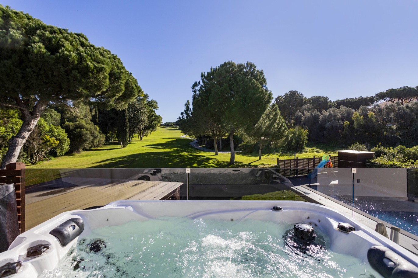 Villa de 4 dormitorios con piscina en venta, en Vilamoura, Algarve_214572