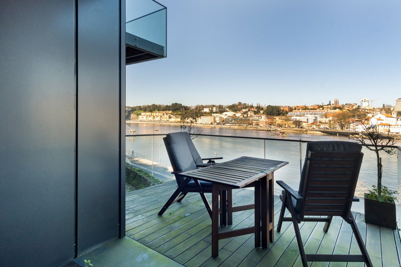 Apartment with balcony, in 1st line of river, in V. N. Gaia, Porto, Portugal_214596