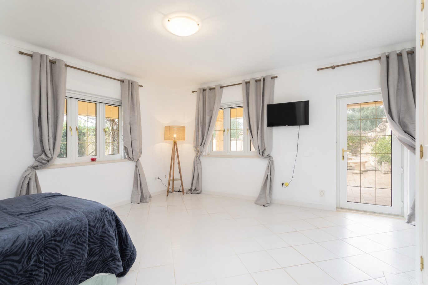 Villa de 4 chambres avec piscine à vendre à Loulé, Algarve_214813