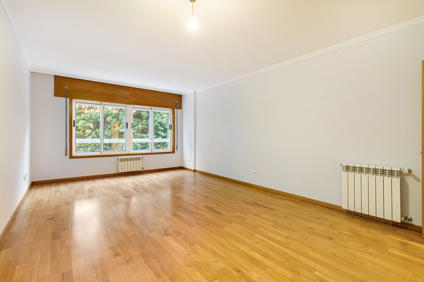 Renovated apartment with balcony, for sale, in Porto, Portugal_214857
