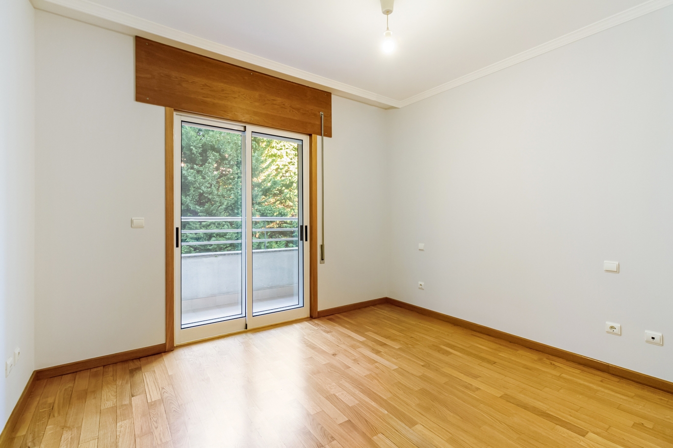 Appartement rénové avec balcon, à vendre, à Porto, Portugal_214867
