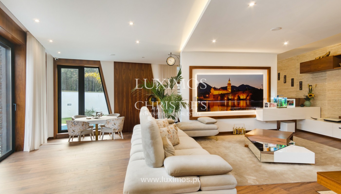 4 Bedroom Villa/Townhouse's Image 3