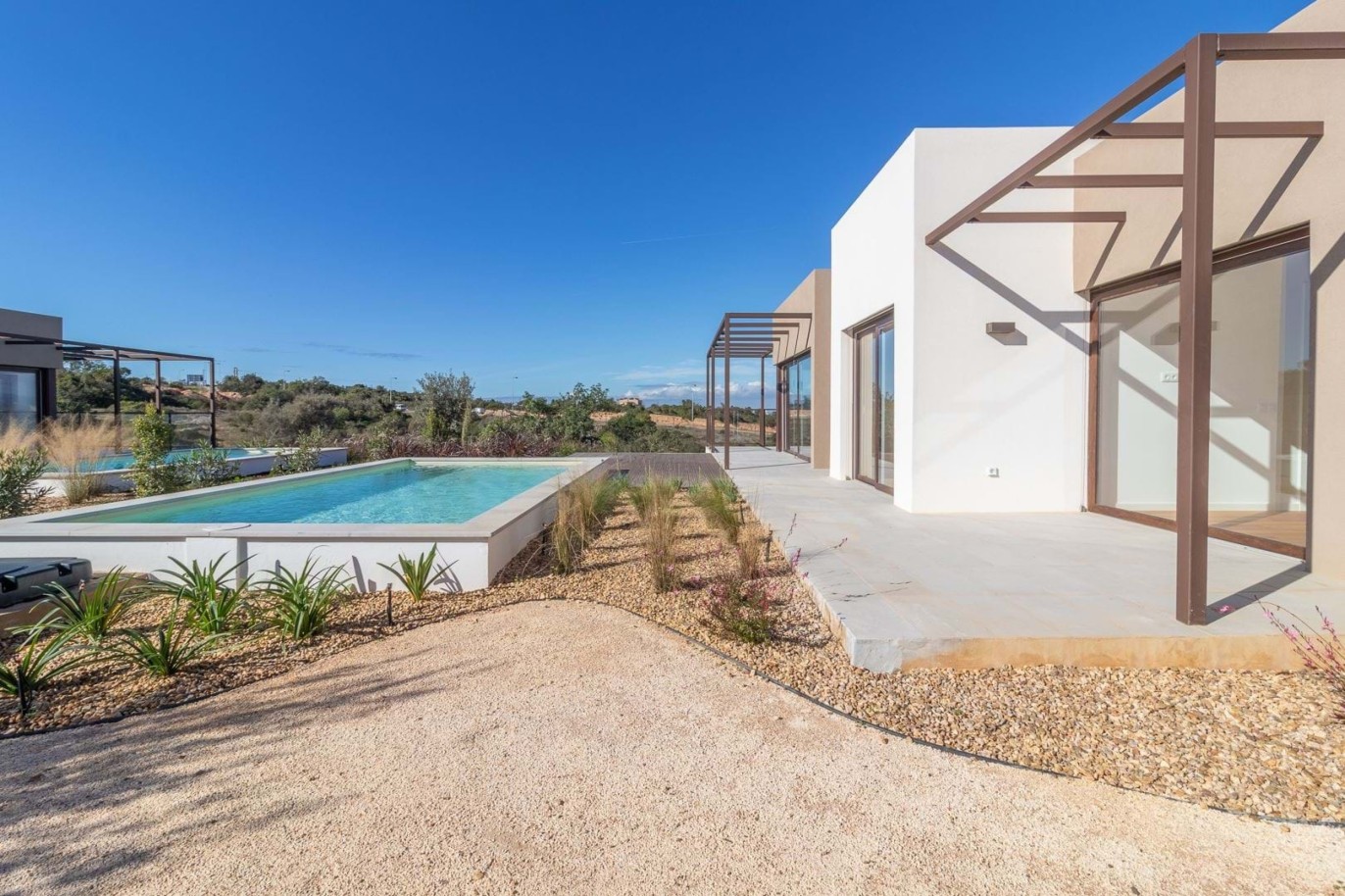 2+1 bedroom villa in resort, for sale in Carvoeiro, Algarve_215234