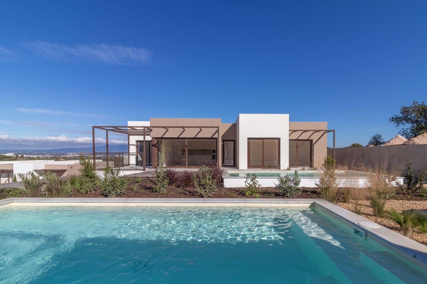 2+1 bedroom villa in resort, for sale in Carvoeiro, Algarve_215240