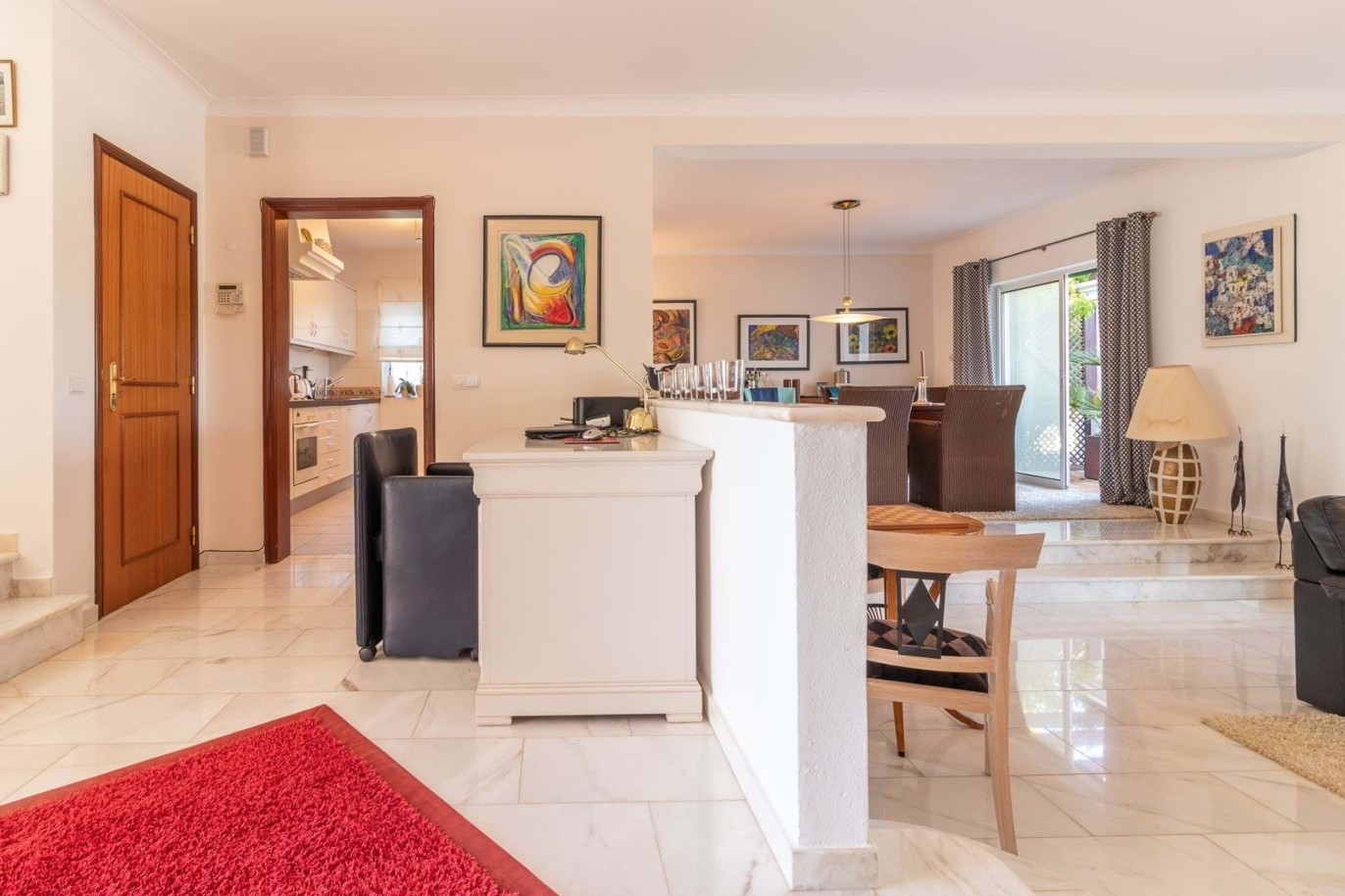 Villa de 3 chambres avec piscine, à vendre à Gramacho Golf, Carvoeiro, Algarve_215257