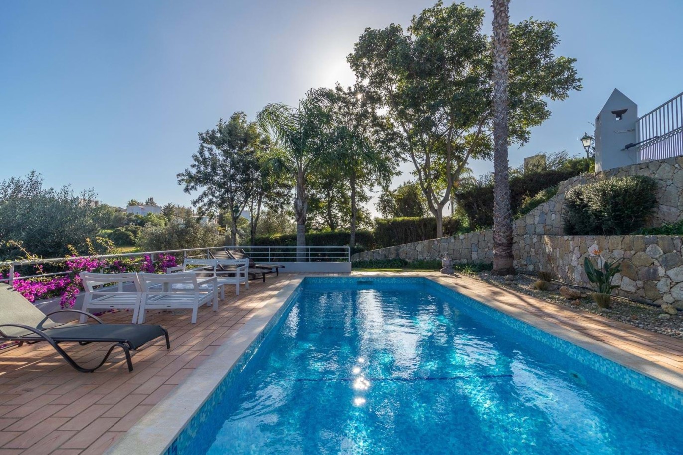 3 Schlafzimmer Villa mit Schwimmbad, zu verkaufen in Carvoeiro, Algarve_215290