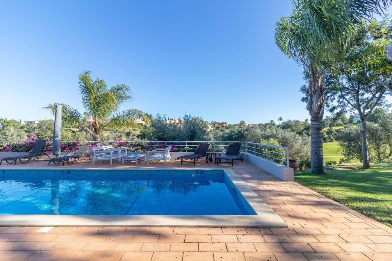 3 Schlafzimmer Villa mit Schwimmbad, zu verkaufen in Carvoeiro, Algarve_215305