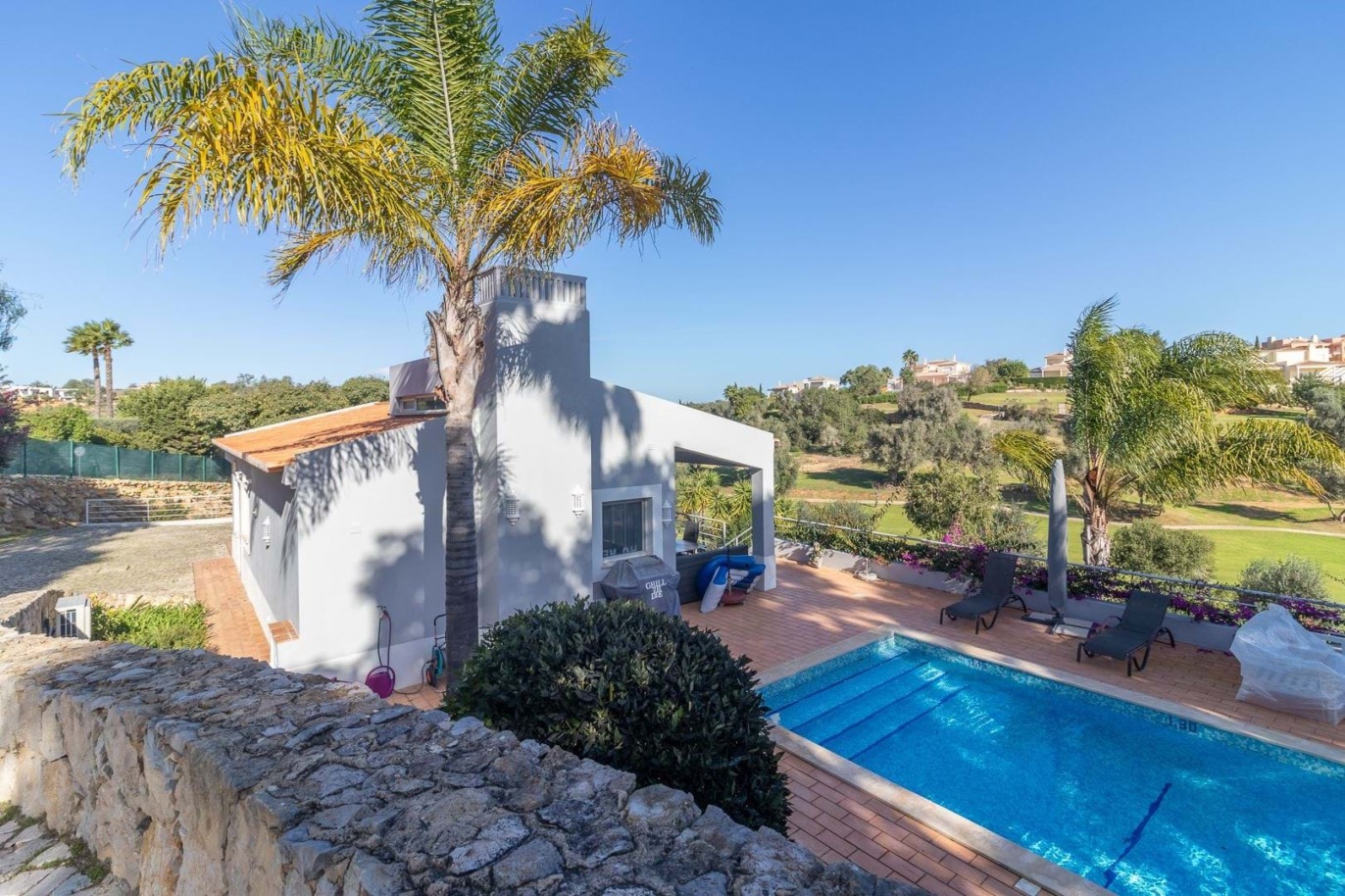 3 Schlafzimmer Villa mit Schwimmbad, zu verkaufen in Carvoeiro, Algarve_215306