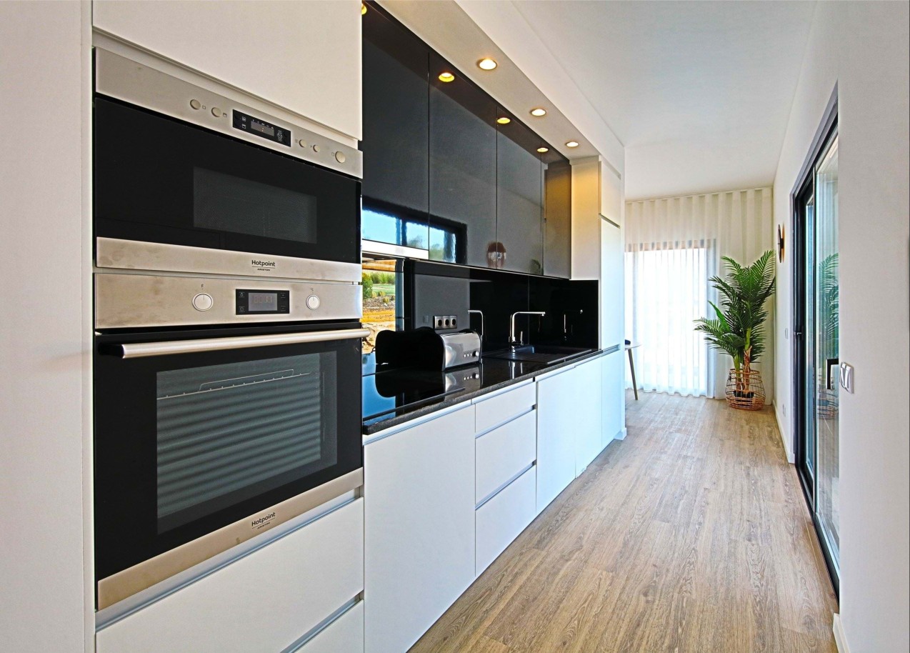 Piso dúplex de 2 dormitorios en construcción, en venta, en Golf Resort, Silves, Algarve_215312