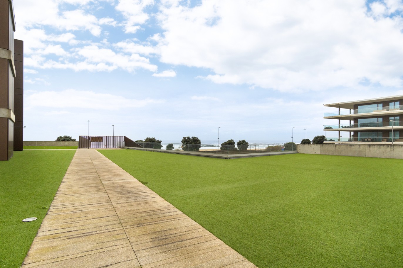 Venda: Apartamento com varanda em 1.ª linha de mar, Canidelo, V. N. Gaia_215348