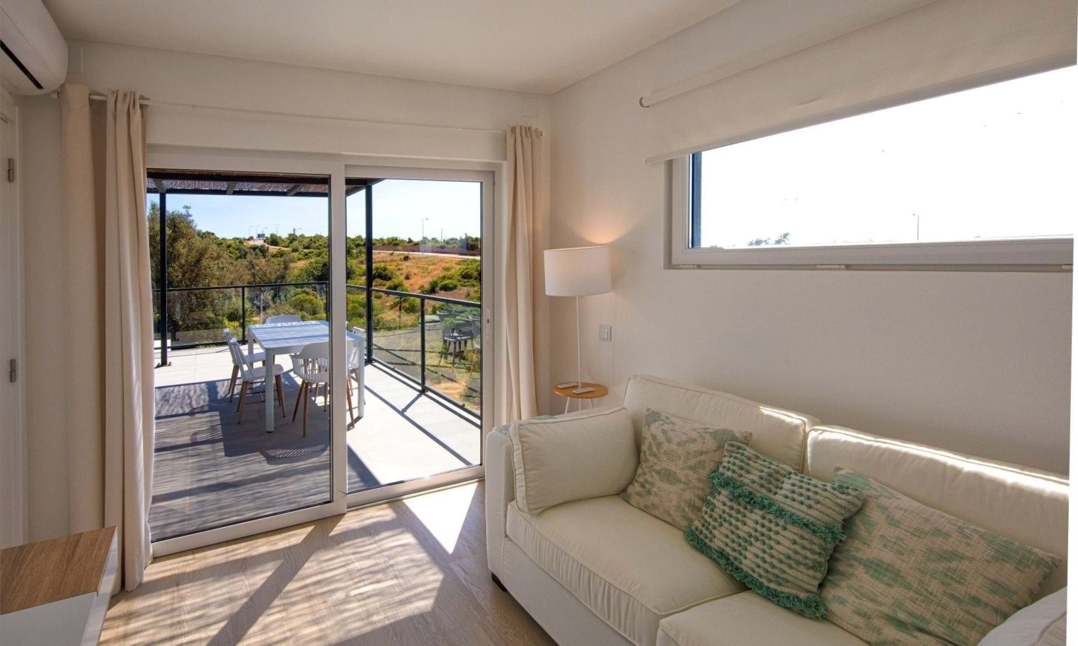 1+2 Bedroom Villa with swimming pool à vendre à Lagoa, Algarve_215381