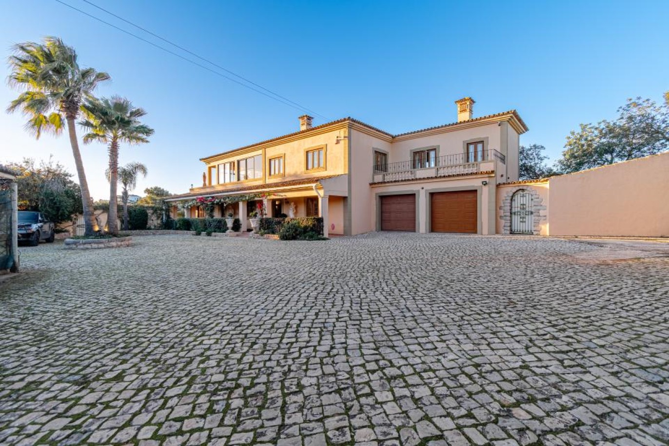 Villa de 4 chambres avec piscine à vendre à Loulé, Algarve_215573