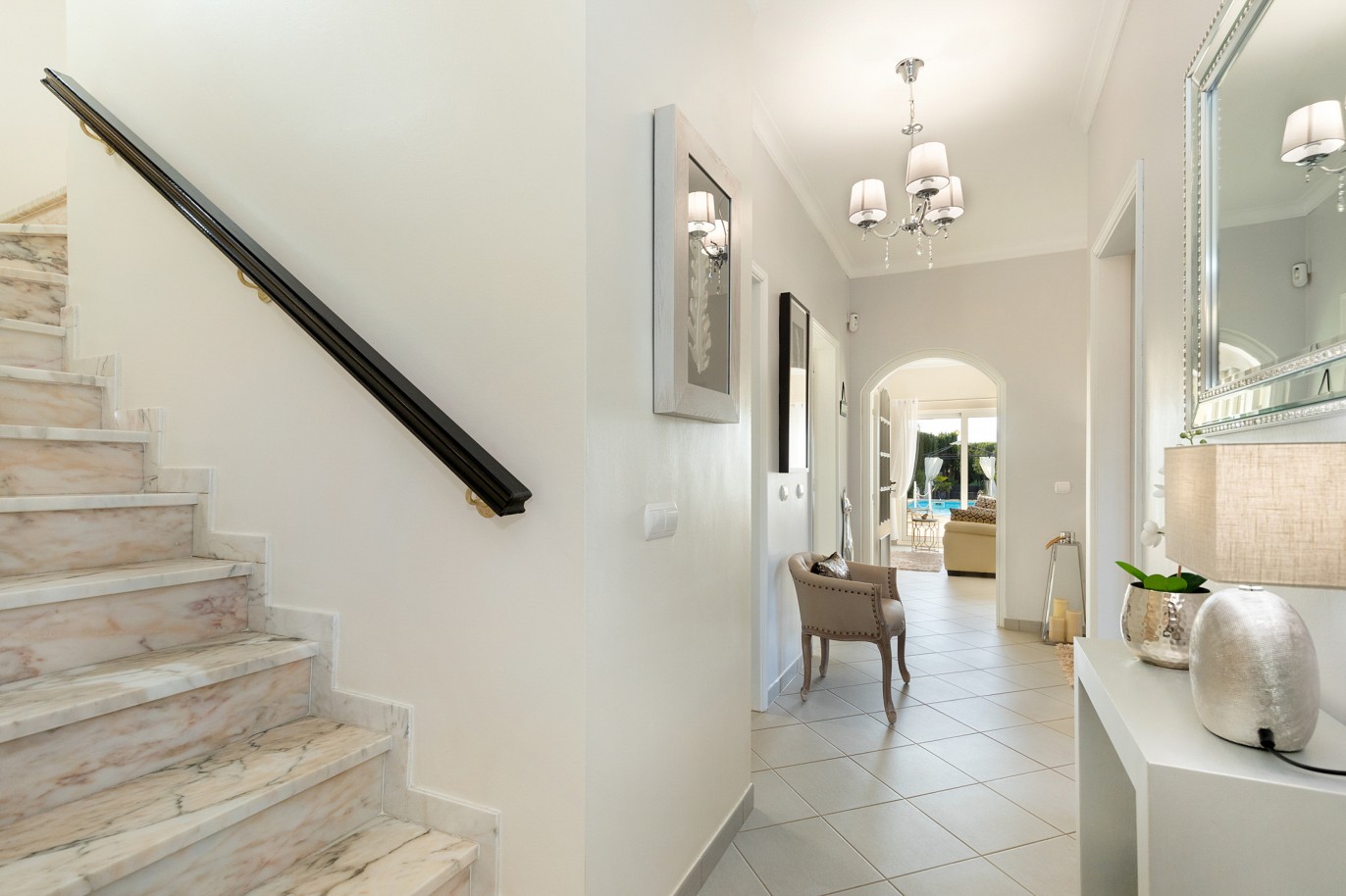 Fantástica villa de 3 dormitorios con piscina, en venta en Algoz, Algarve_215660
