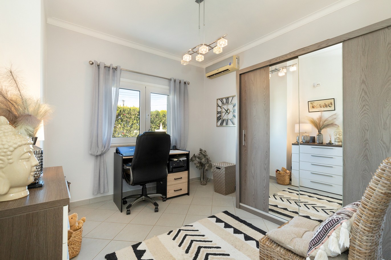 Fantastic 3 bedroom villa with pool, for sale in Algoz, Algarve_215663