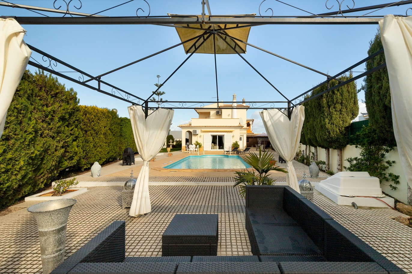 Fantastique villa de 3 chambres avec piscine, à vendre à Algoz, Algarve_215672