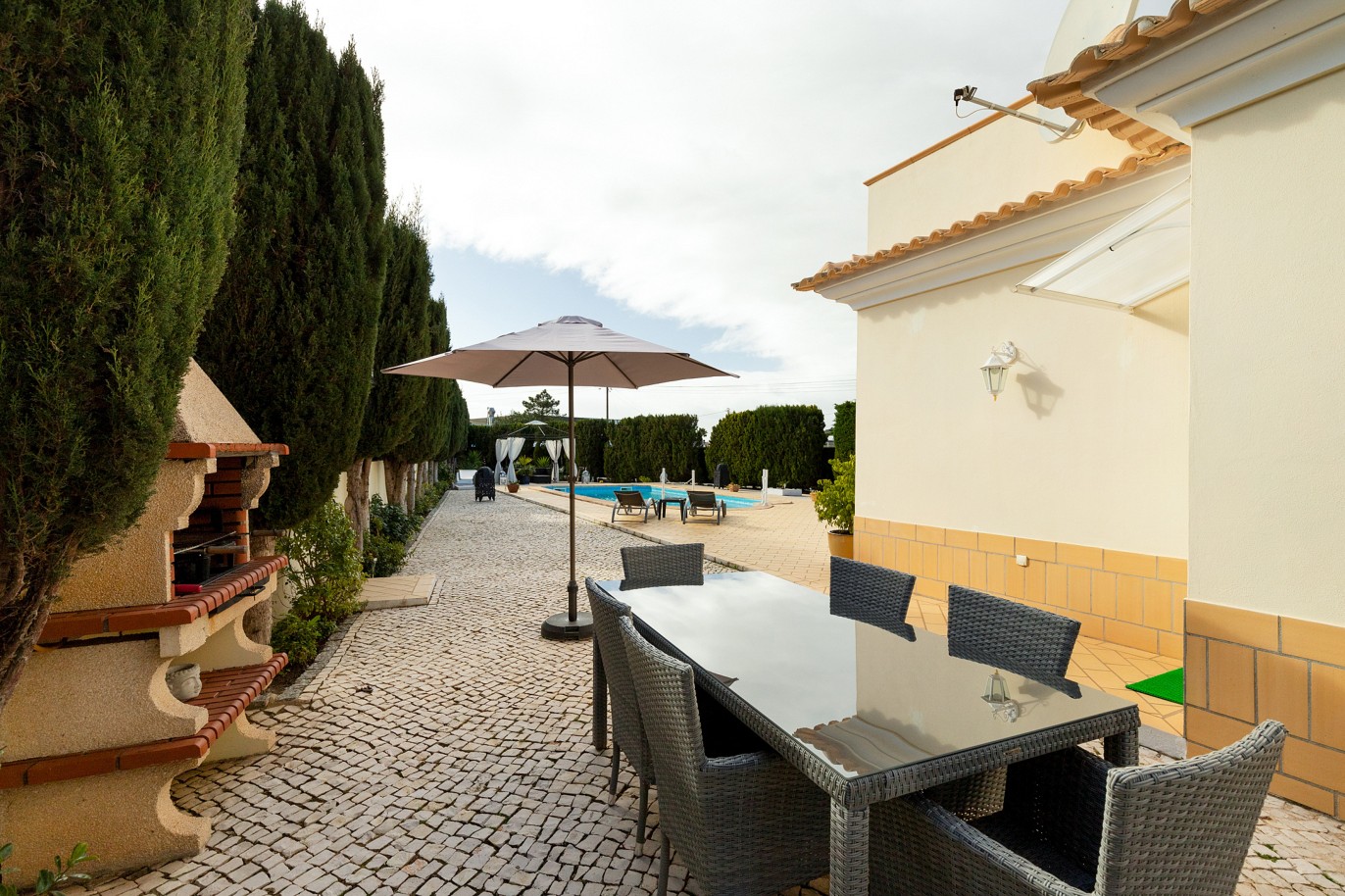 Fantástica villa de 3 dormitorios con piscina, en venta en Algoz, Algarve_215674