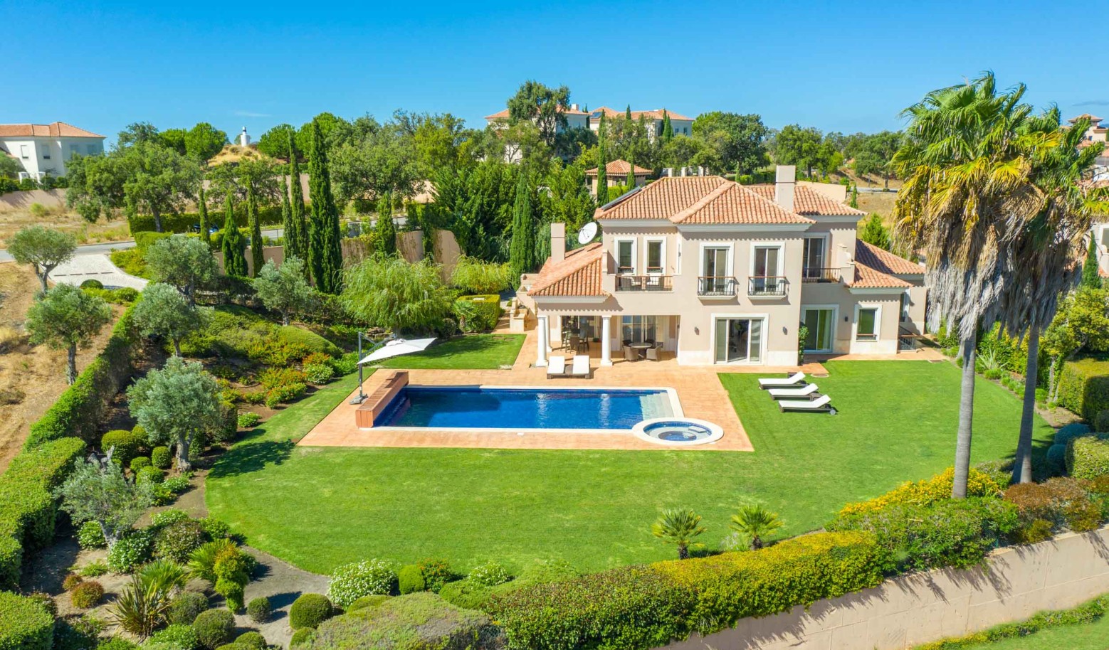 Villa de 5 chambres avec piscine, à vendre à Vila Real de Santo António, Algarve_215679