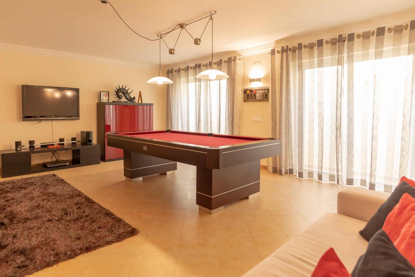 Villa de 4 dormitorios con piscina, en venta en Vila Real de Santo Antonio, Algarve_215699