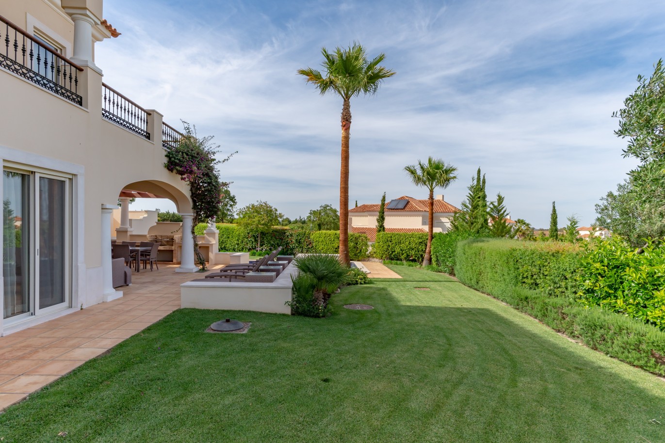 Villa de 4 dormitorios con piscina, en venta en Vila Real de Santo Antonio, Algarve_215701