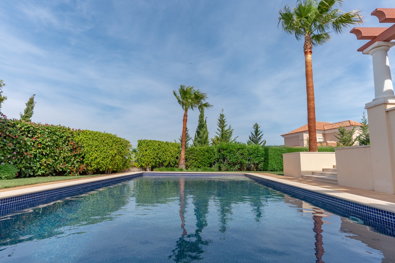 Moradia V4 com piscina, para venda em Vila Real de Santo Antonio, Algarve_215711