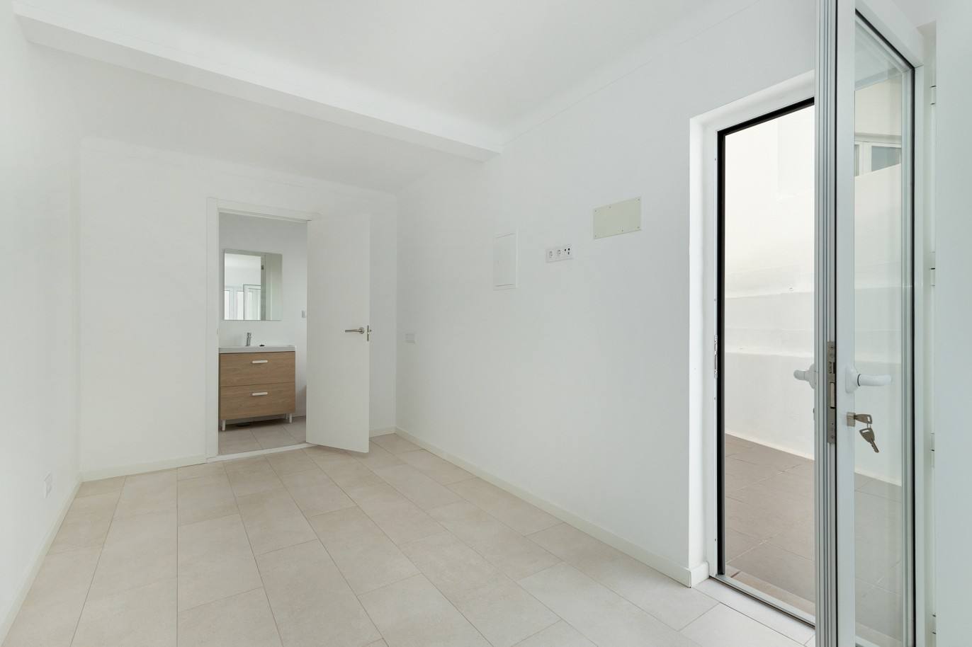 Moradia composta por dois apartamentos e um espaço comercial, em Portimão, Algarve_215748