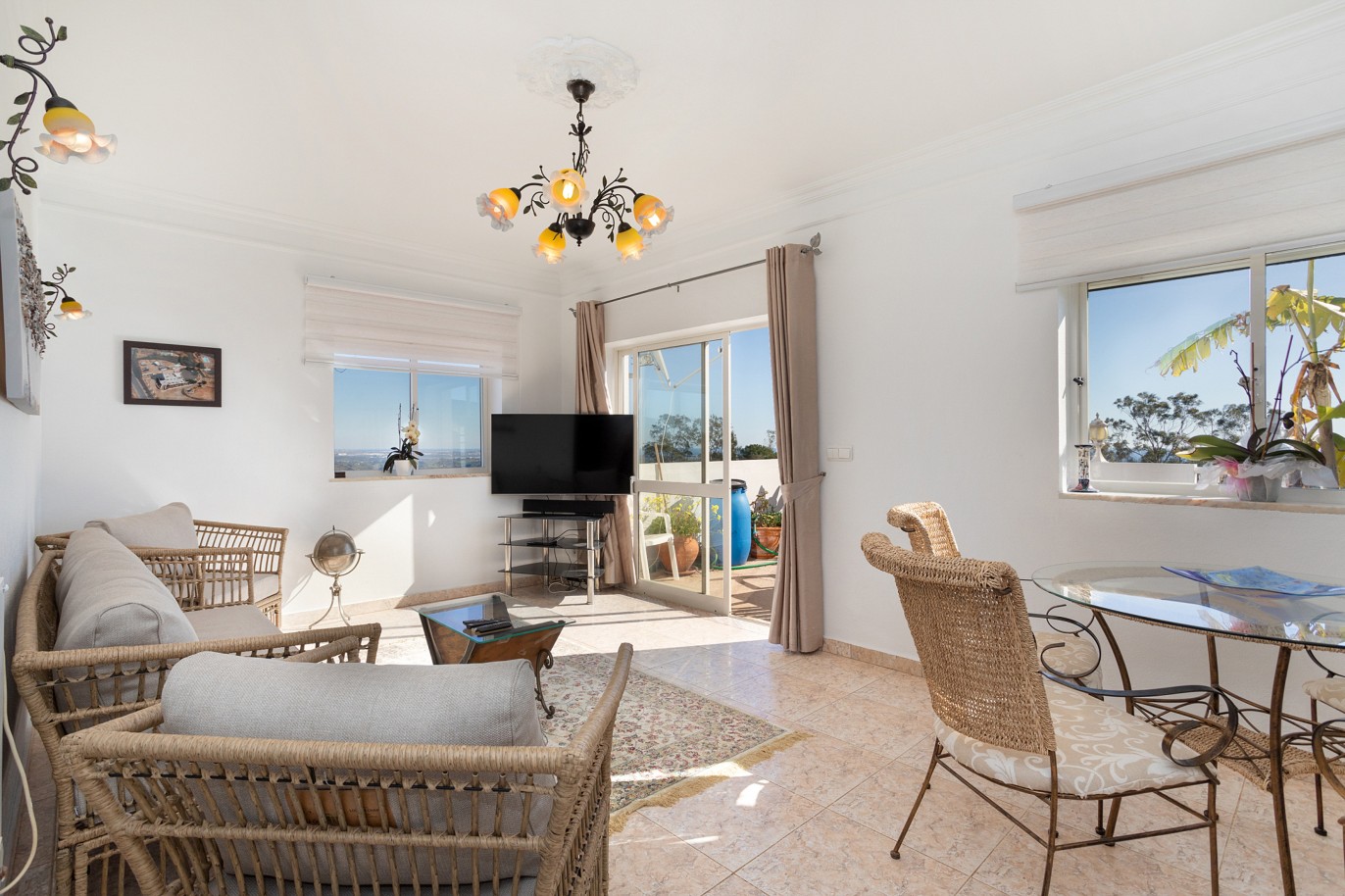 Freistehende Villa mit Gewerbefläche, zu verkaufen in Tavira, Algarve_215975
