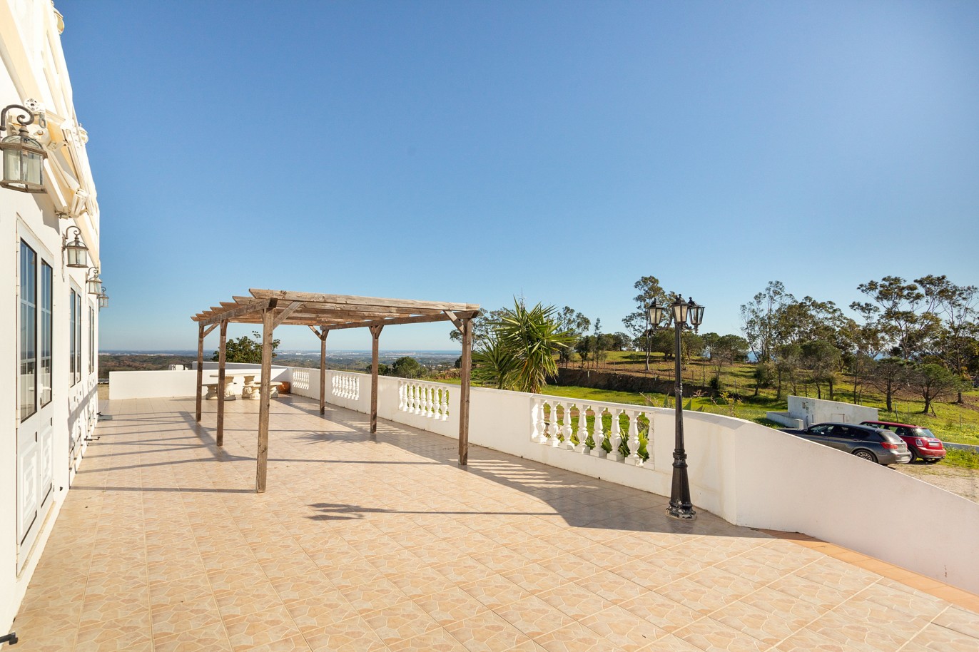 Freistehende Villa mit Gewerbefläche, zu verkaufen in Tavira, Algarve_215986