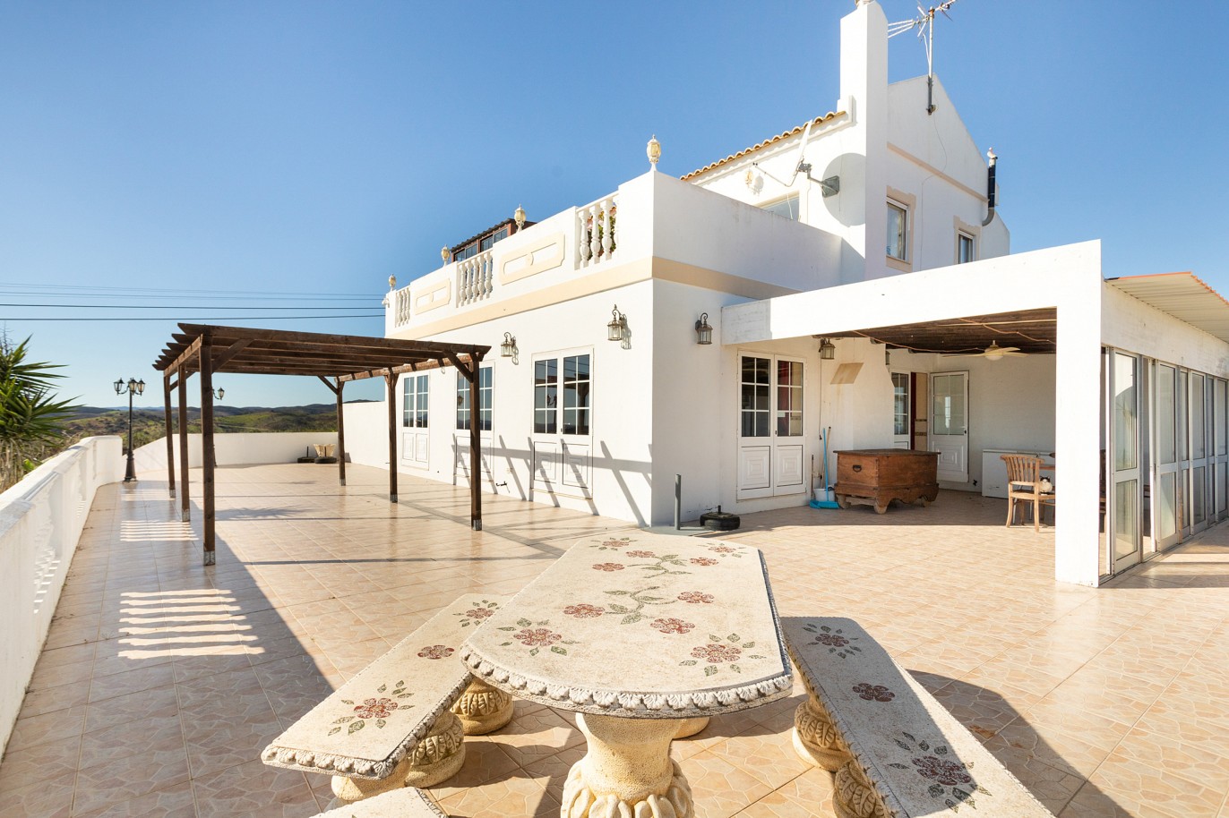 Villa individuelle avec zone commerciale, à vendre à Tavira, Algarve_215988
