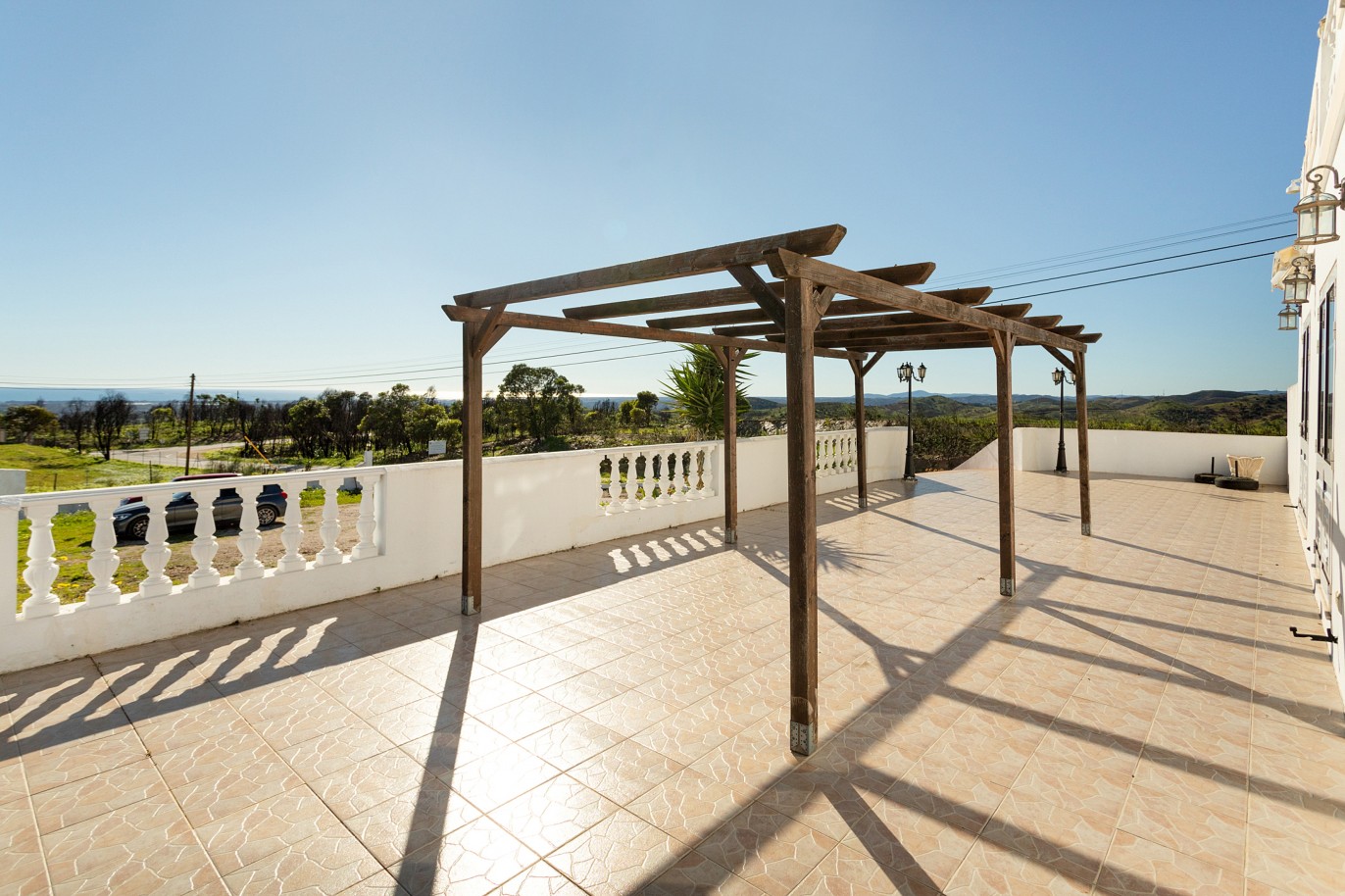 Freistehende Villa mit Gewerbefläche, zu verkaufen in Tavira, Algarve_215991