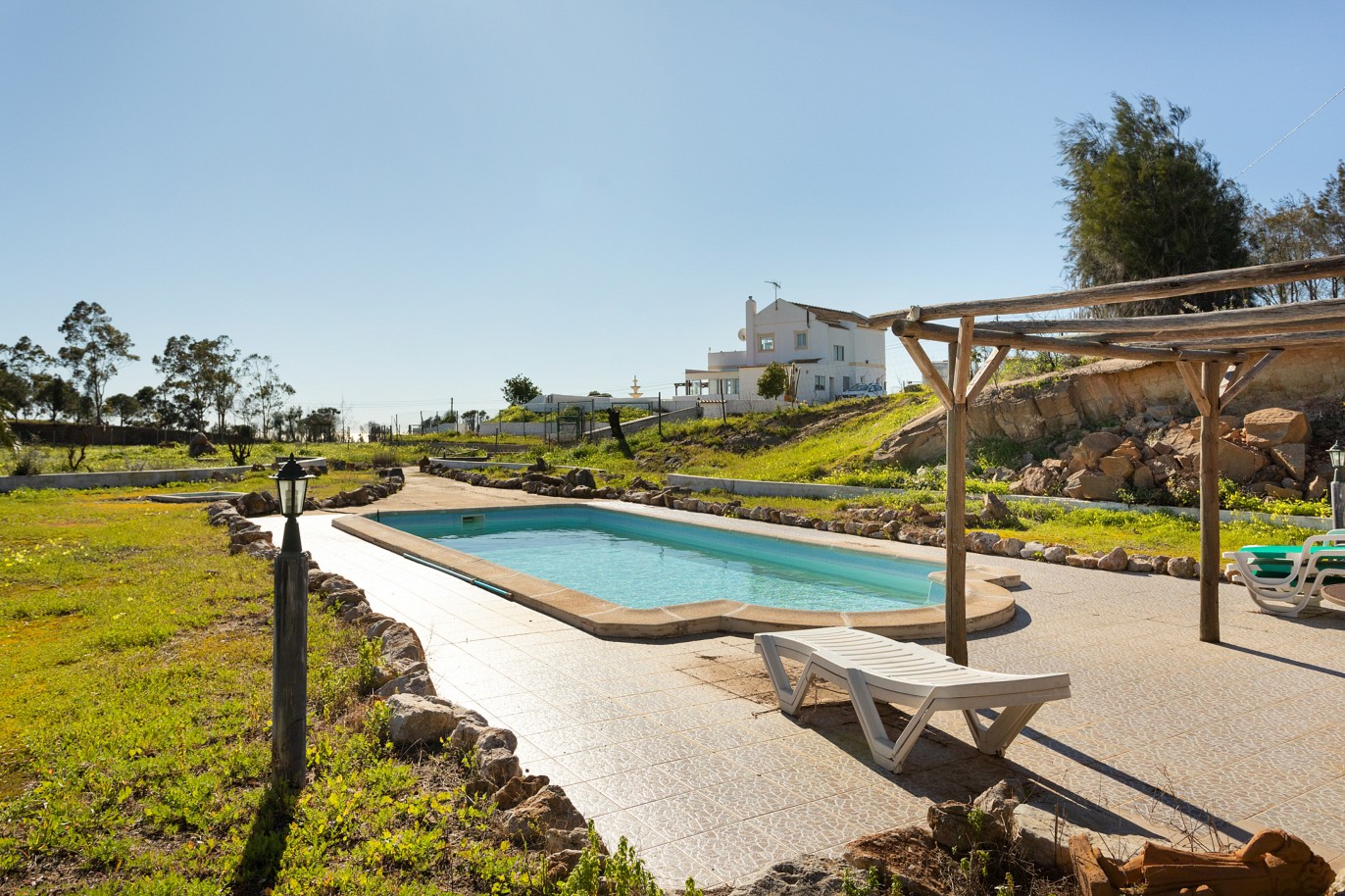 Villa individuelle avec zone commerciale, à vendre à Tavira, Algarve_215996