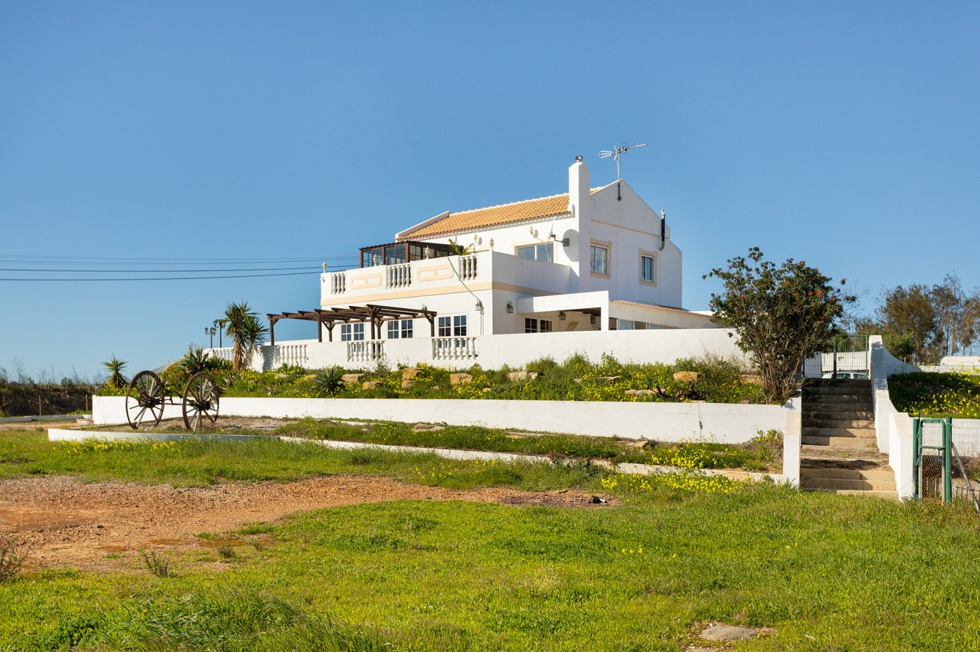 Villa individuelle avec zone commerciale, à vendre à Tavira, Algarve_215998