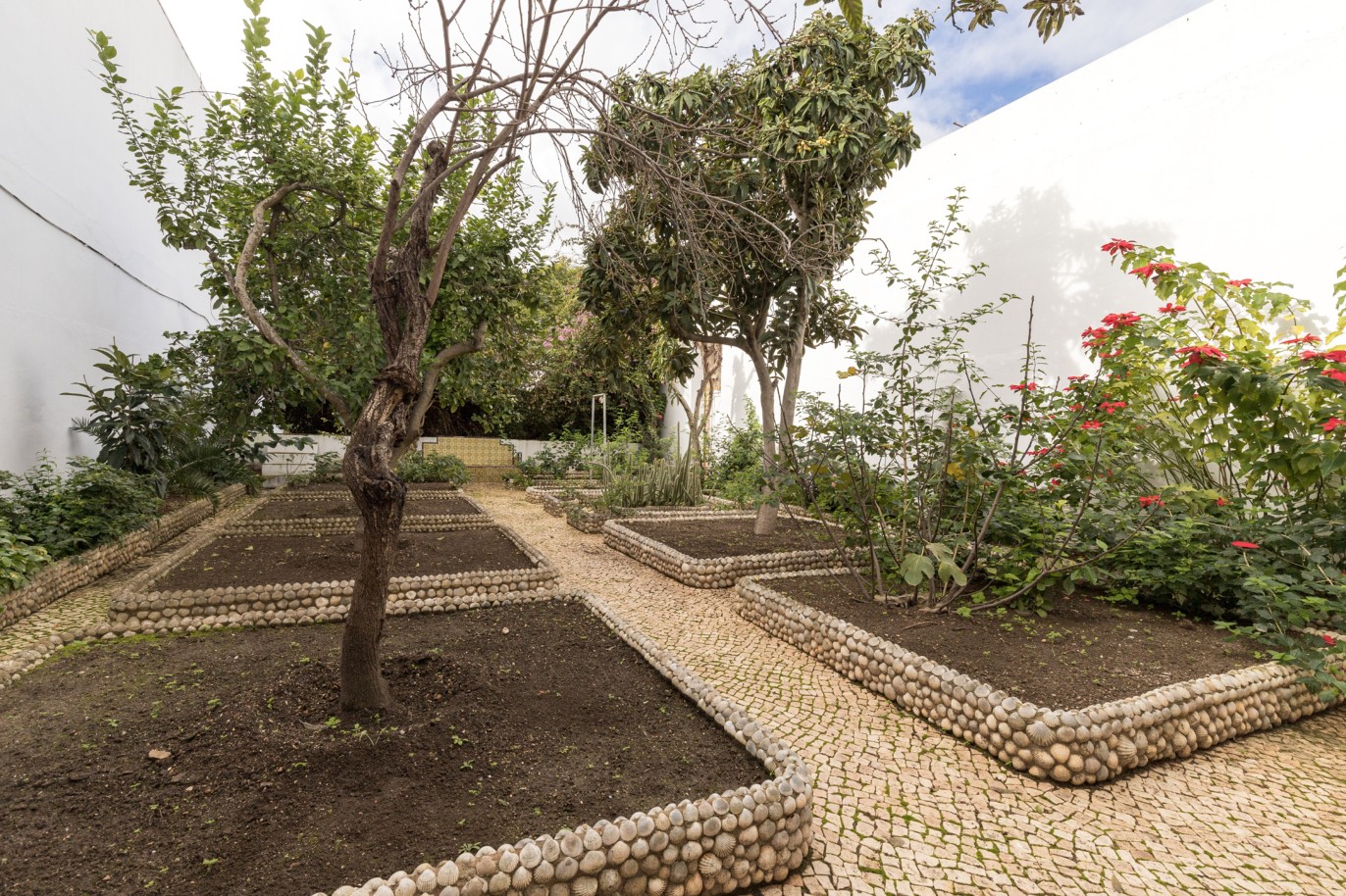 Villa de 4 dormitorios con jardín, en venta, en Portimão, Algarve_216081