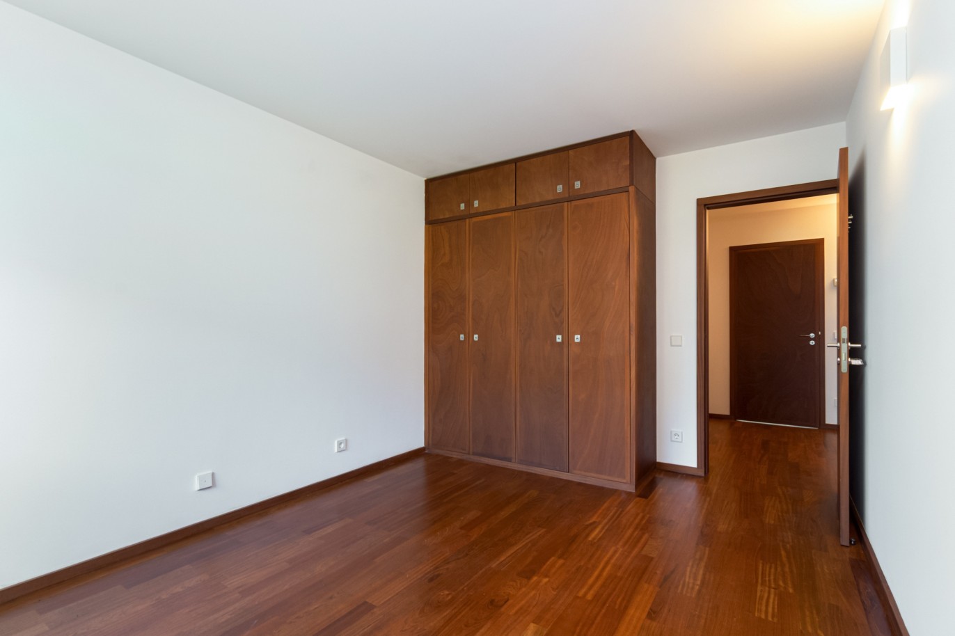 Rehabilitated 4 bedroom apartment, for sale, in Ramalde, Porto, Portugal_216502