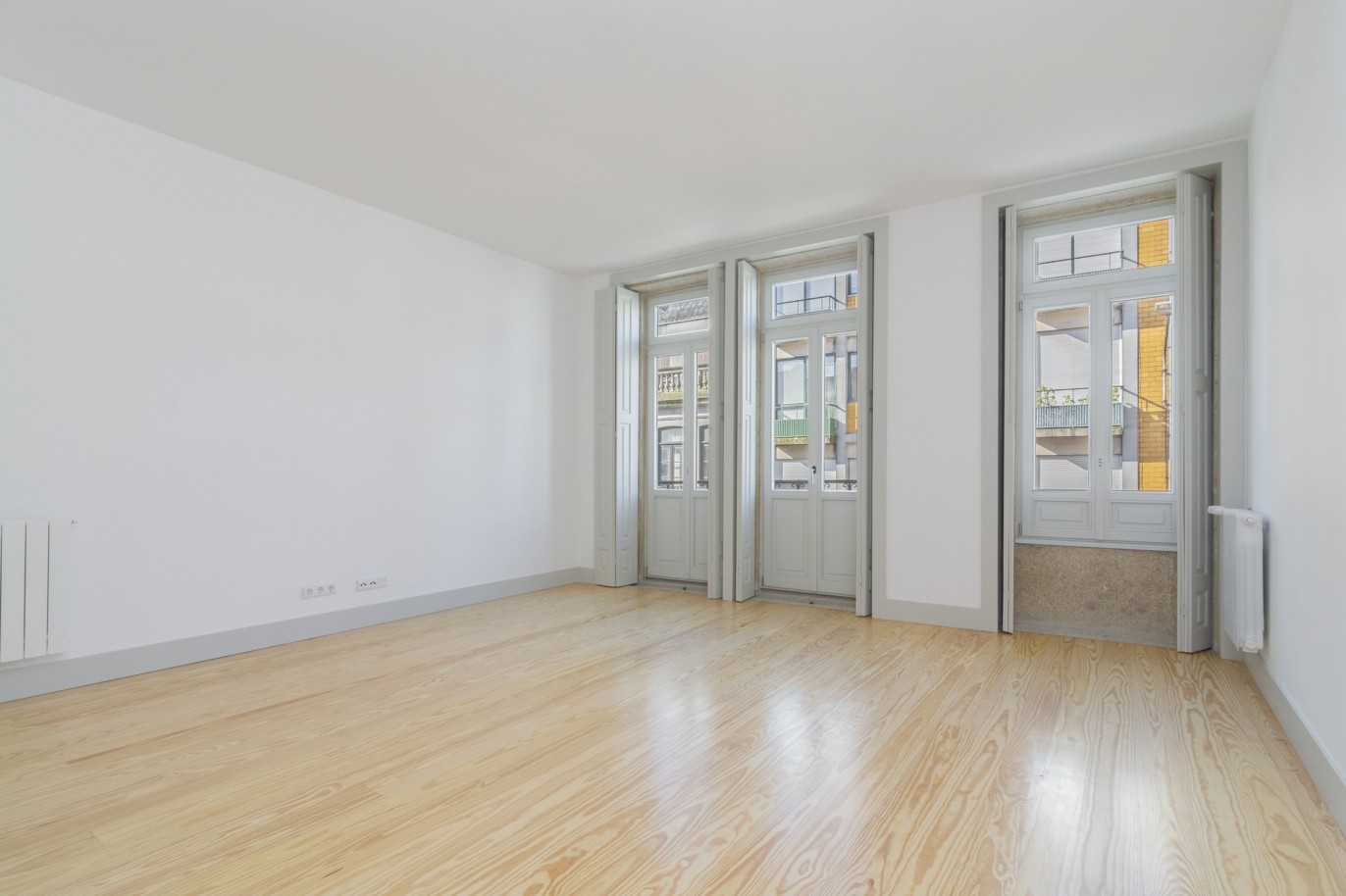 New triplex apartment, for sale, in the Center of Porto, Portugal_216992