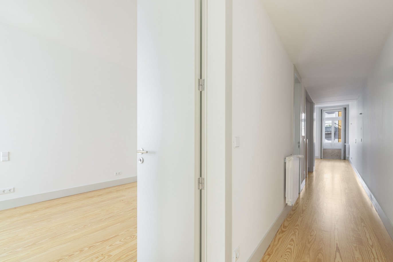 New triplex apartment, for sale, in the Center of Porto, Portugal_217005