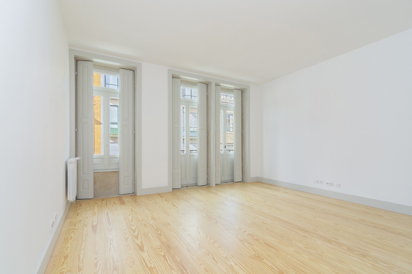 New triplex apartment, for sale, in the Center of Porto, Portugal_217020