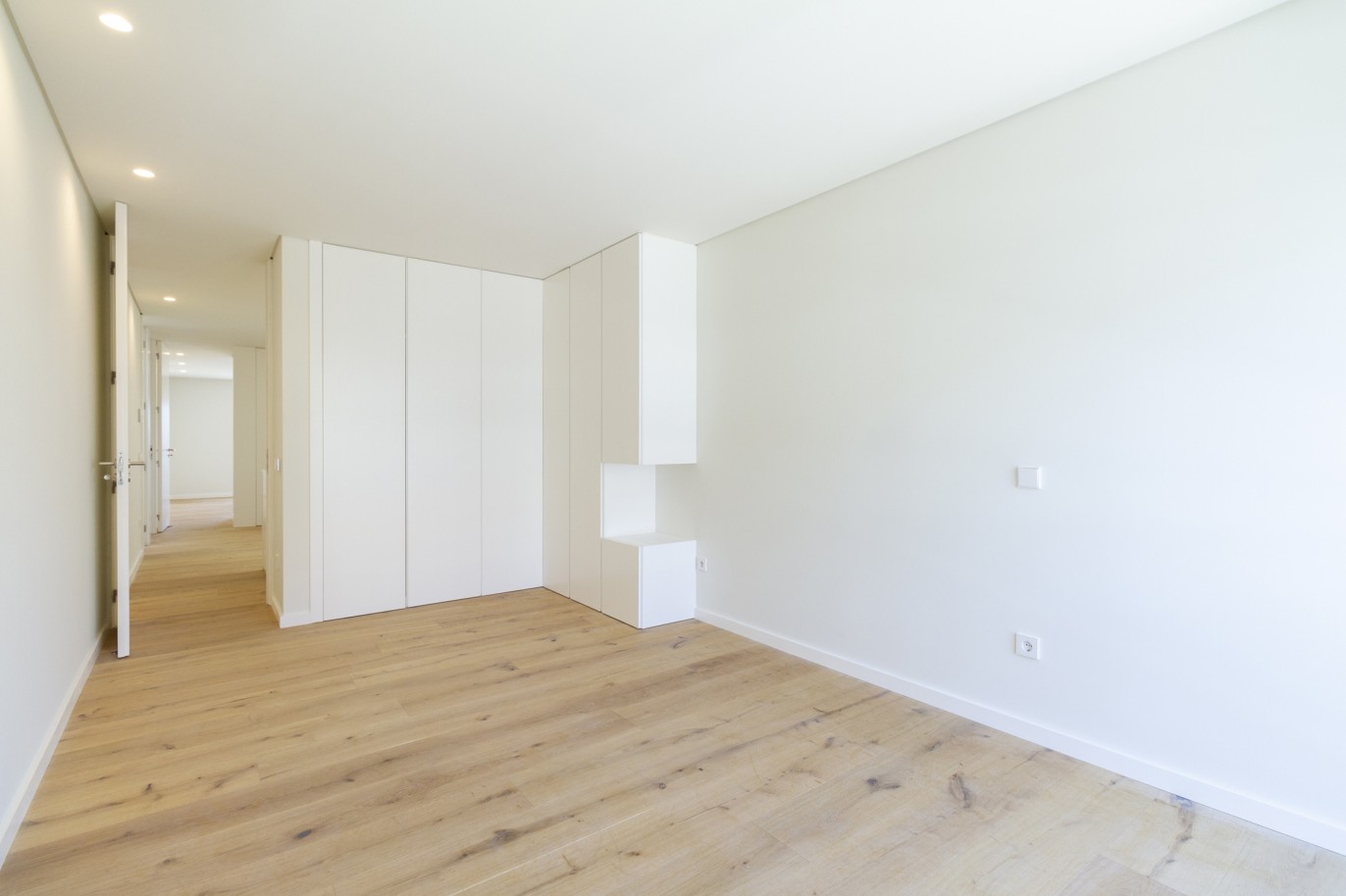 Verkauf: neue 4-Zimmer-Villa mit Innenhof und Balkonen in Aldoar, Porto, Portugal_217107