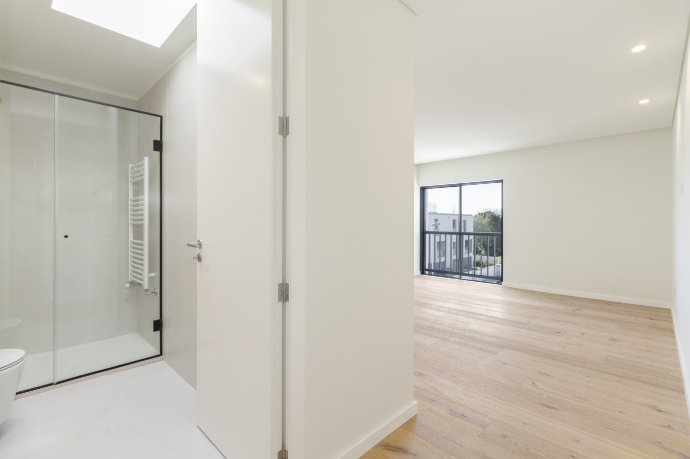 Verkauf: neue 4-Zimmer-Villa mit Innenhof und Balkonen in Aldoar, Porto, Portugal_217109
