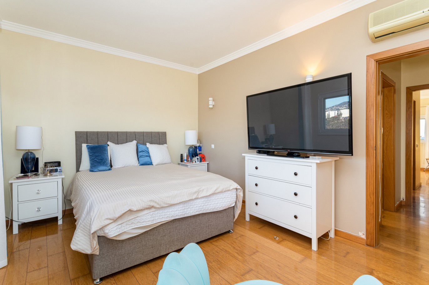 Villa de 4 dormitorios en zona de prestigio, en venta en Almancil, Algarve_217660