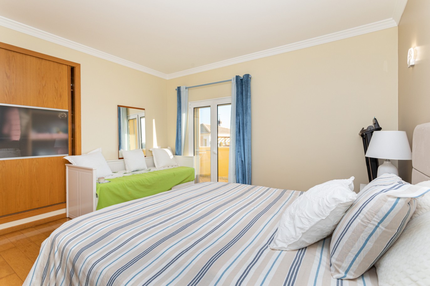 Villa de 4 dormitorios en zona de prestigio, en venta en Almancil, Algarve_217665