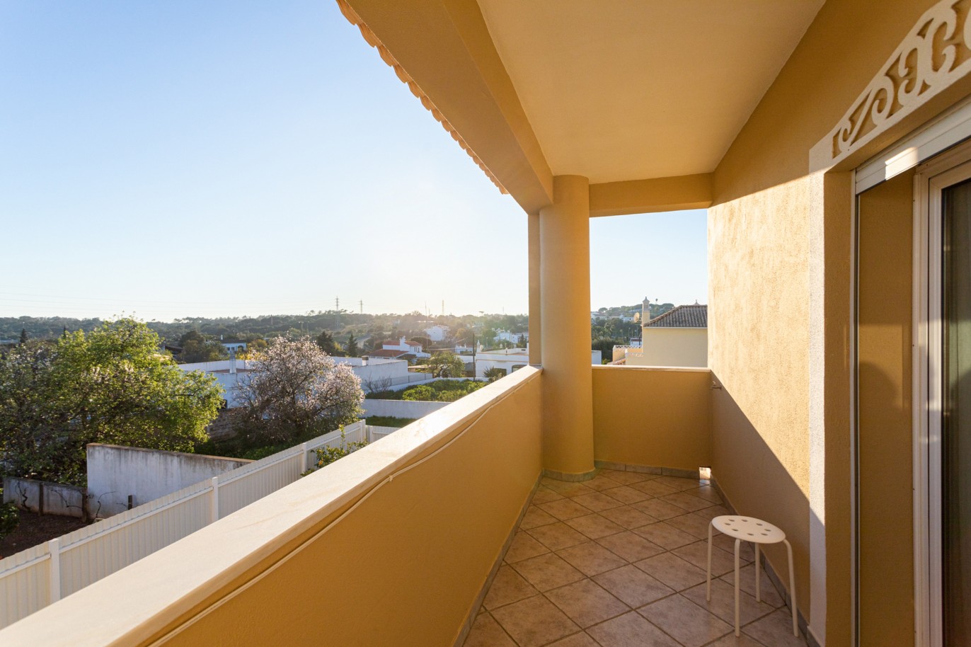 Villa de 4 dormitorios en zona de prestigio, en venta en Almancil, Algarve_217669