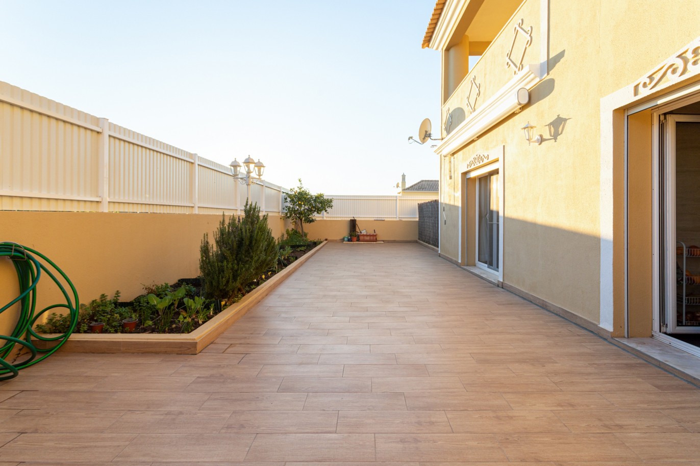 Villa de 4 dormitorios en zona de prestigio, en venta en Almancil, Algarve_217671