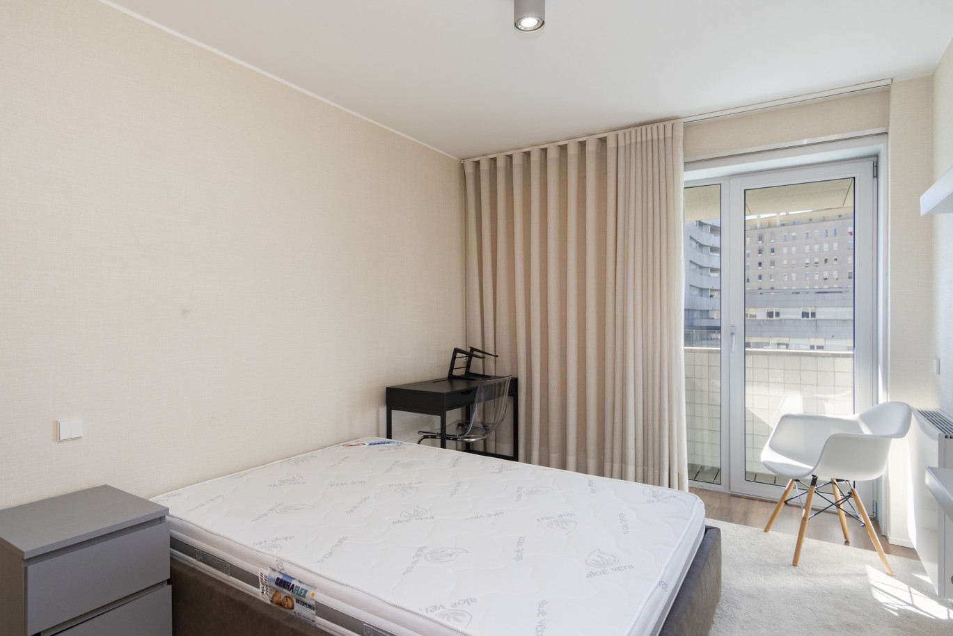 Apartamento Dúplex de 3 Dormitorios con balcón, en venta, en Boavista, Porto, Portugal_217712