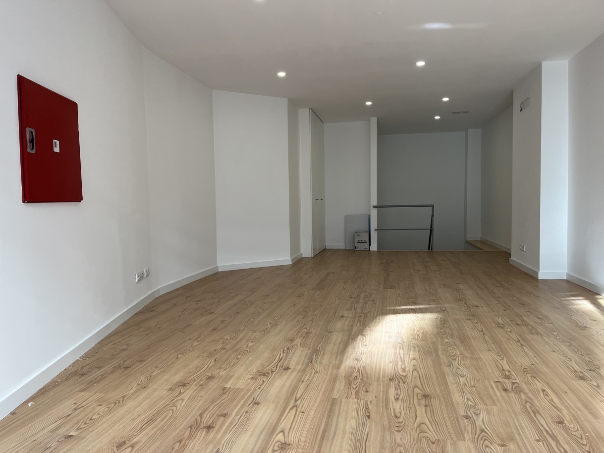 Neues Geschäft, zu verkaufen, im Zentrum von Porto, Portugal_217811